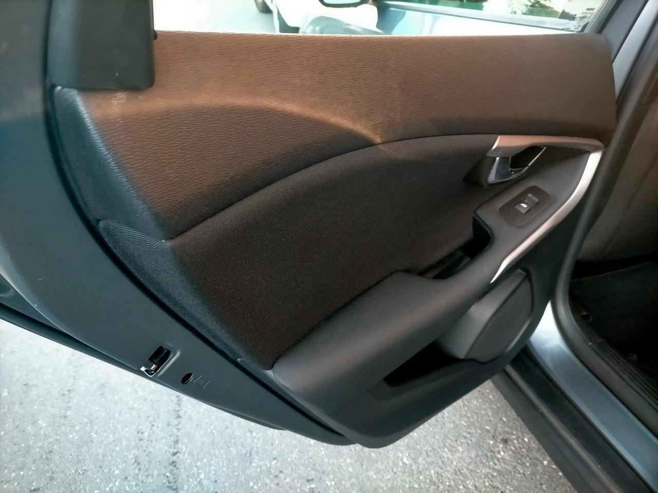 Volvo V40 Cross Country D2 Style Plus