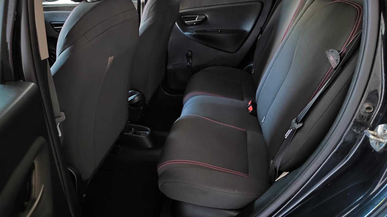 Lancia Ypsilon 1.2 69 CV 5 porte Gold Paris