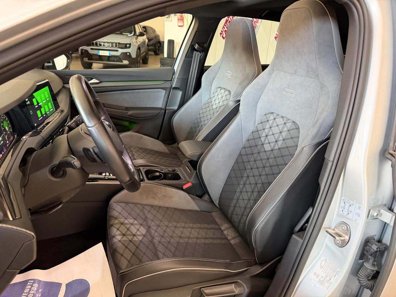 Volkswagen Golf 2.0 TDI 150 CV DSG SCR R-Line