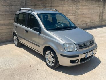 Fiat Panda 1.2 Emotion benzina neopatentati 60CV cerchi in lega