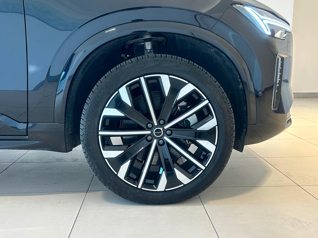 Volvo XC 90 T8 Plug-in hybrid AWD automatico 7 posti Ultra Dark