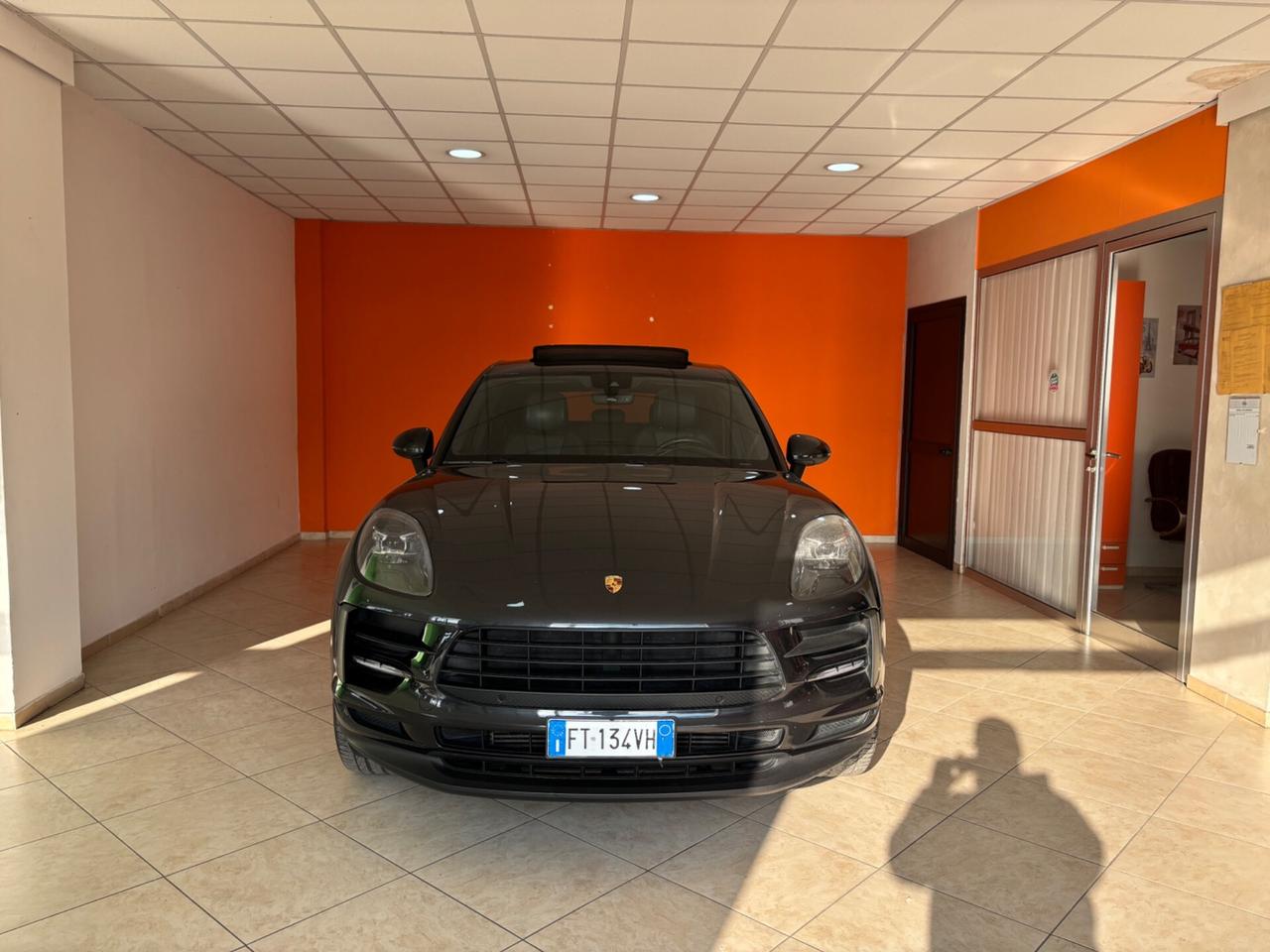 Porsche Macan 2.0 245 cv matrix-navi-tetto-pelle permute finanziamenti
