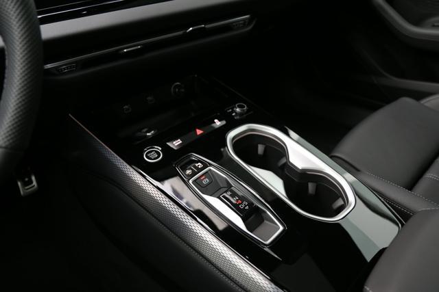 AUDI A6 Avant TDI 204CV S tronic S line edition