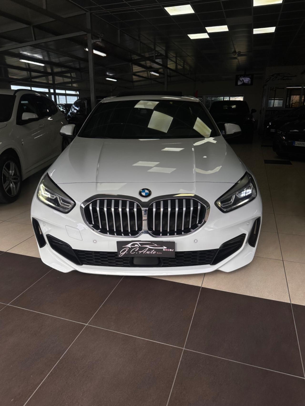 Bmw 118 118d 5p. Msport