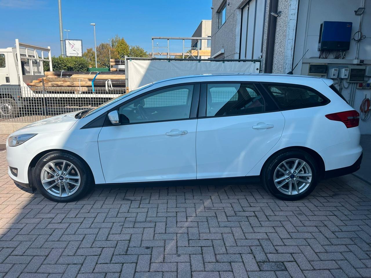 Ford Focus 1.5 TDCi 120 CV SW Business autocarro N1
