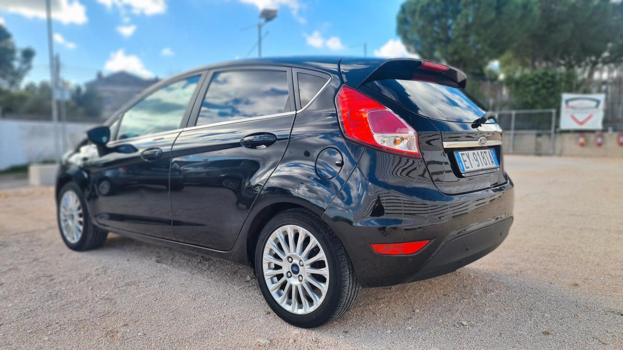 Ford Fiesta 1.5 TDCi 75CV 5 porte Titanium