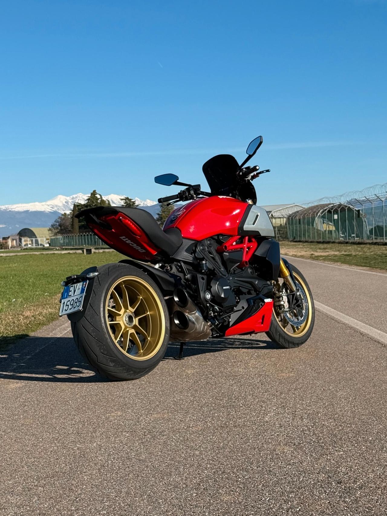 Ducati Diavel 1260 S "RED - GOLD WHEELS - KM 5200 TG DUCATI"