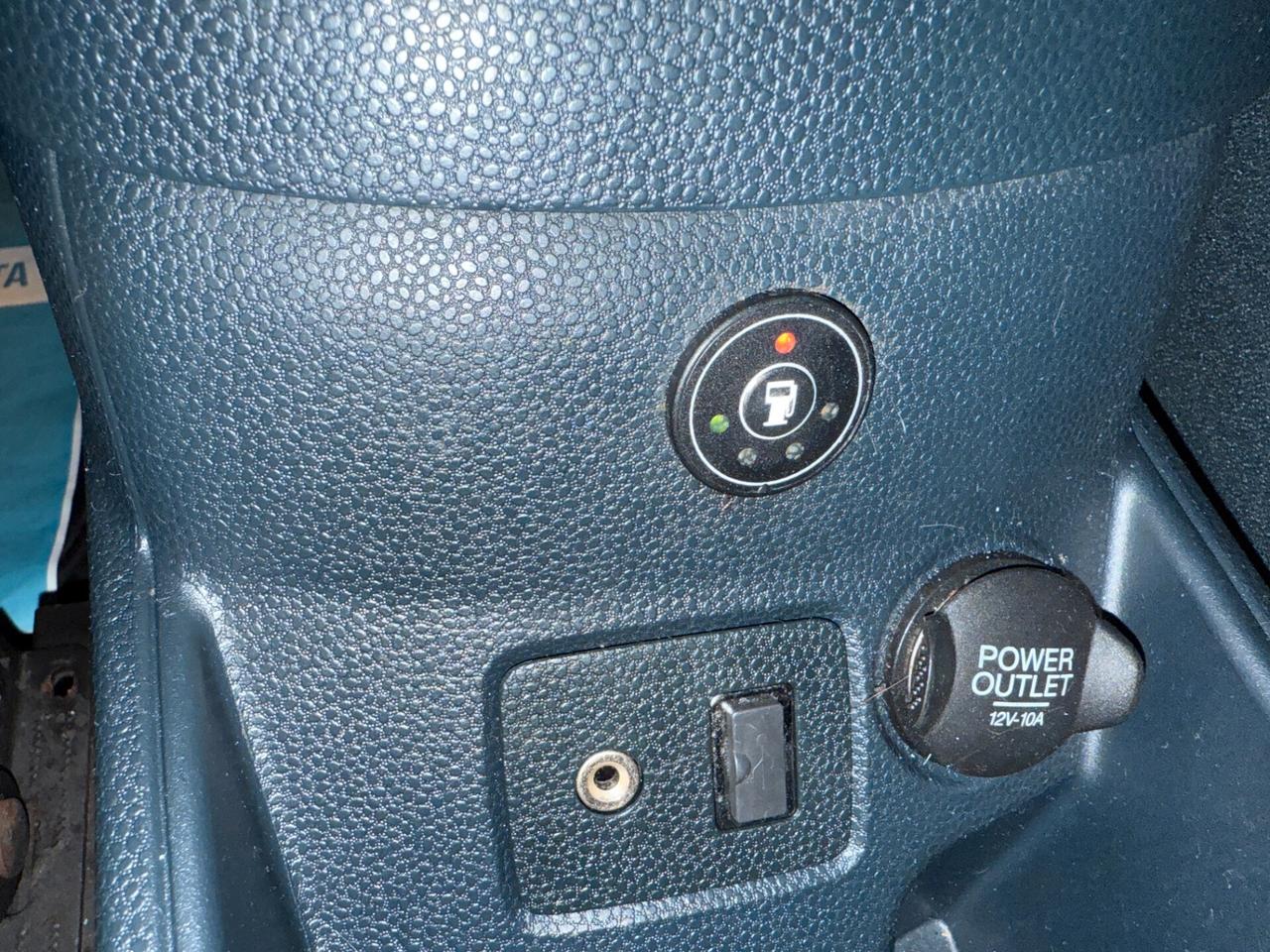 Ford Fiesta 1.4 5 porte Bz.- GPL Titanium - NeoPatentati