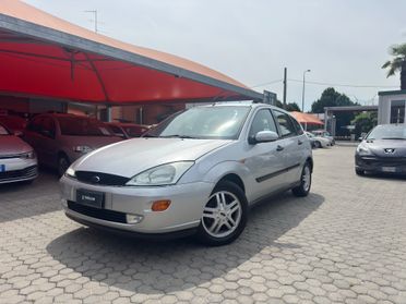 Ford Focus ADATTA A NEOPATENTATI 1.6i 16V cat 5p. Ghia