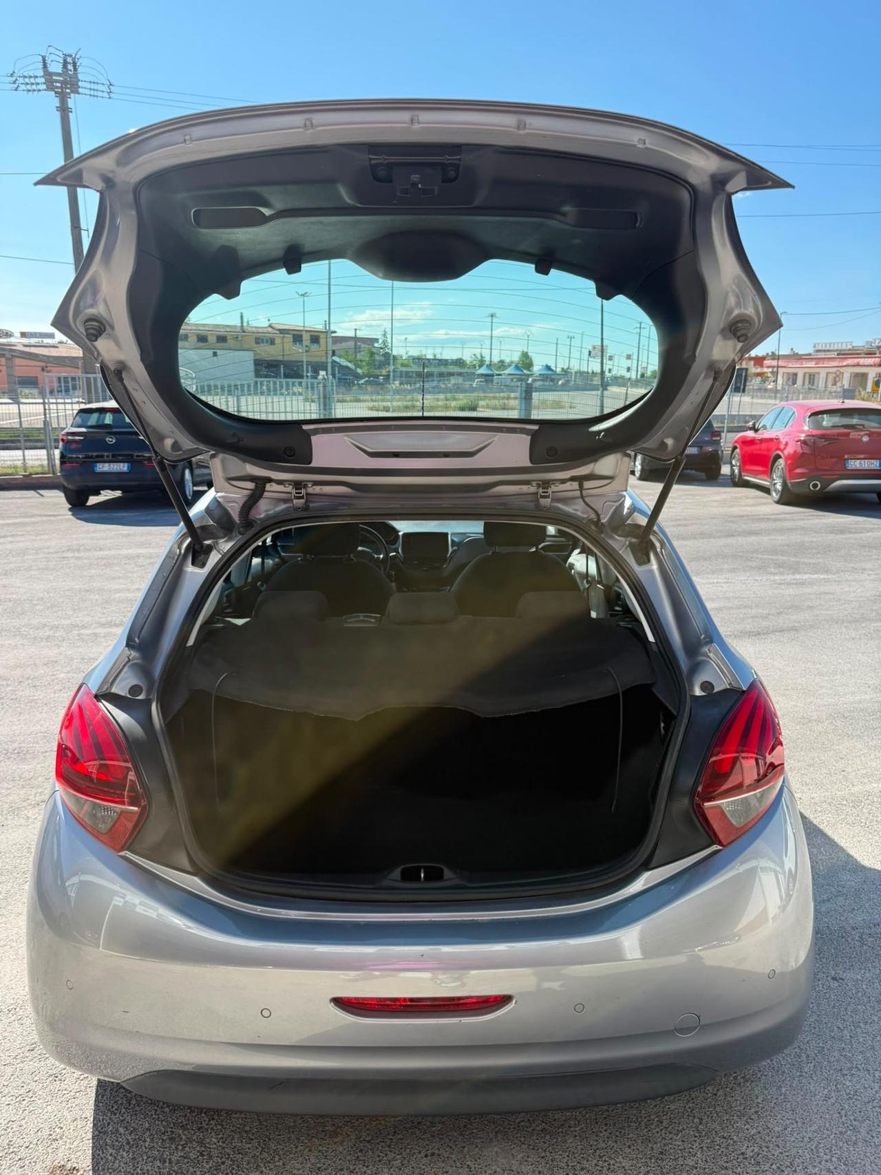 Peugeot 208 BlueHDi 100 S&S 5 porte Allure
