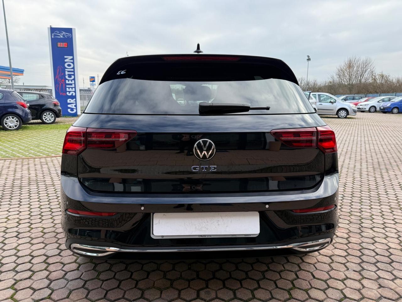 Volkswagen Golf 1.5 eTSI 225 CV EVO ACT DSG R-Line