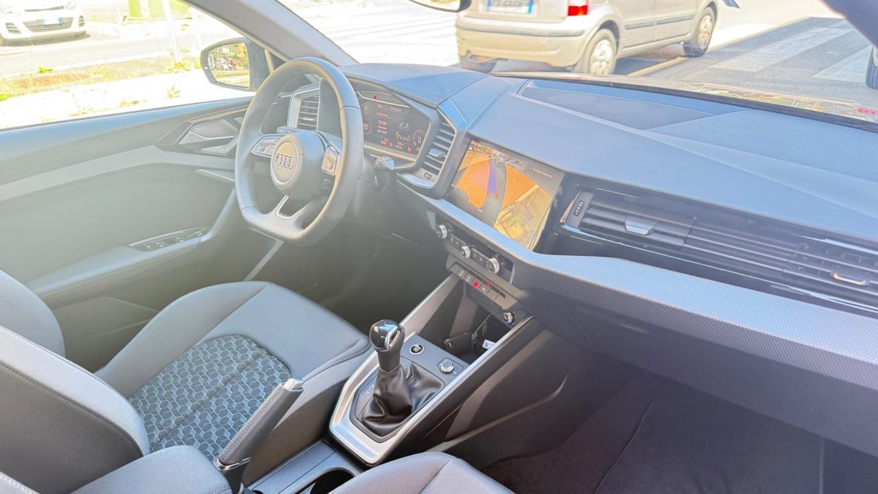 Audi A1 SPB 30 TFSI S tronic line edition LED NAVI KAMERA PDC BLUETOOTH CERCHI 17 CLIMA AUTOMATICO