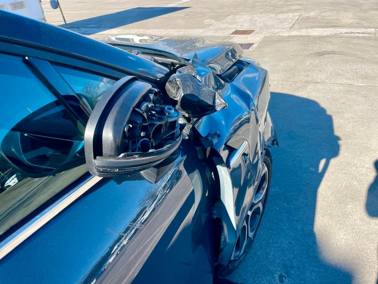 Renault Captur TCe 100 CV GPL Techno ***VEICOLO SINISTRATO **** VA IN MOTO