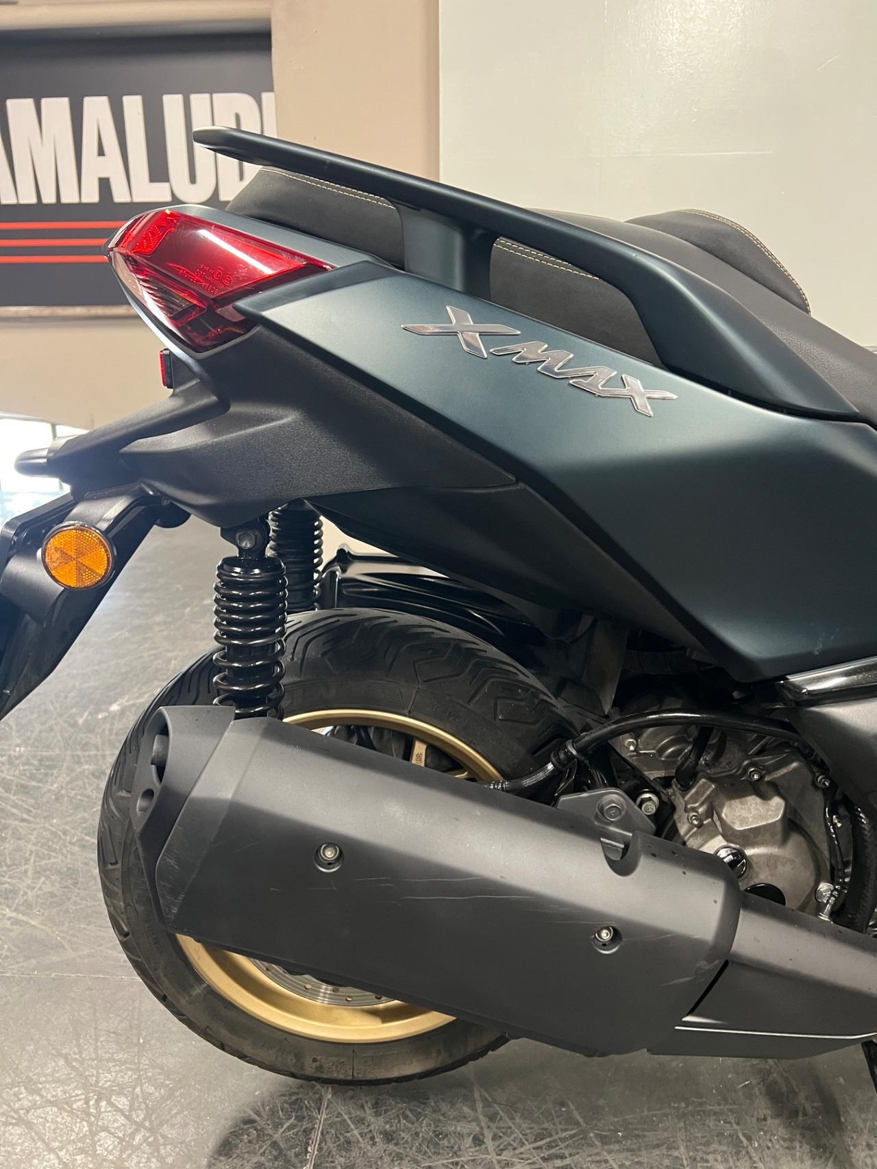 Yamaha X-Max 300 Tech max