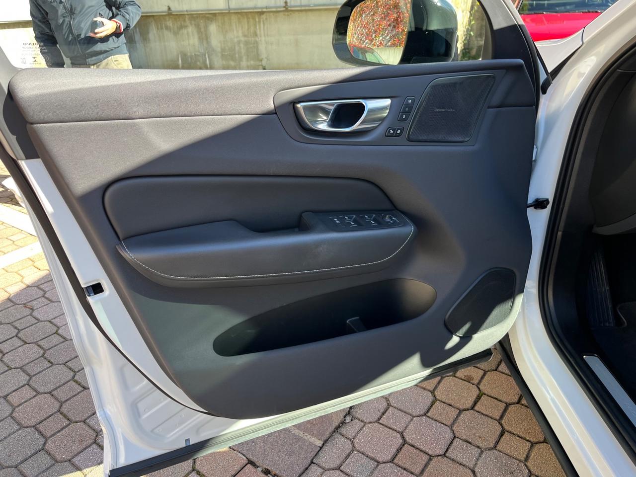 Volvo XC 60 XC60 T6 Recharge Plug-in Hybrid AWD R-design