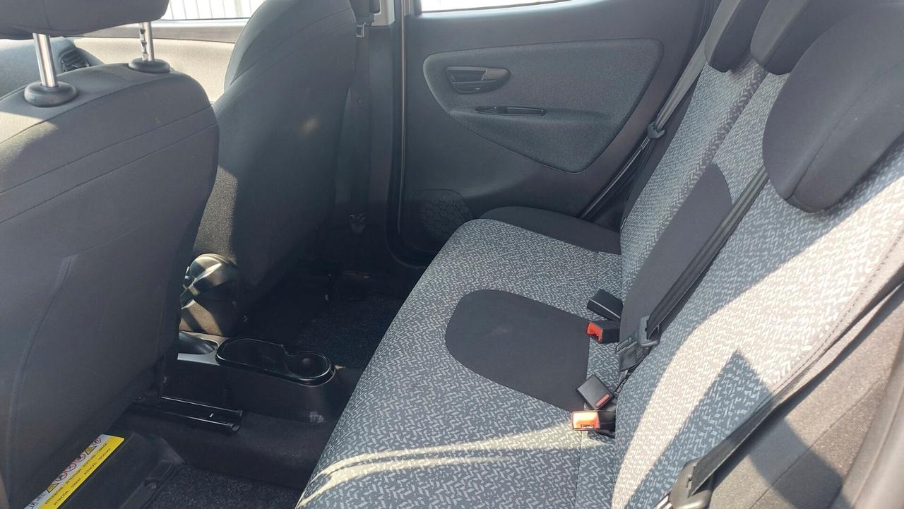 Lancia Ypsilon 1.0 FireFly 5 porte S&S Hybrid Silver Plus