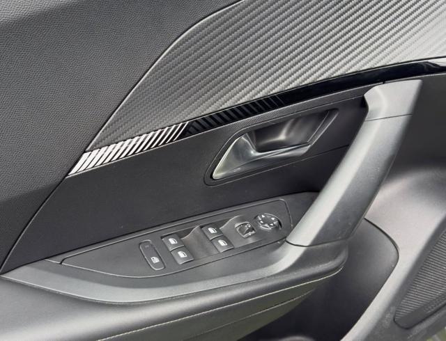 PEUGEOT 2008 BlueHDi 130 S&S EAT8 Allure