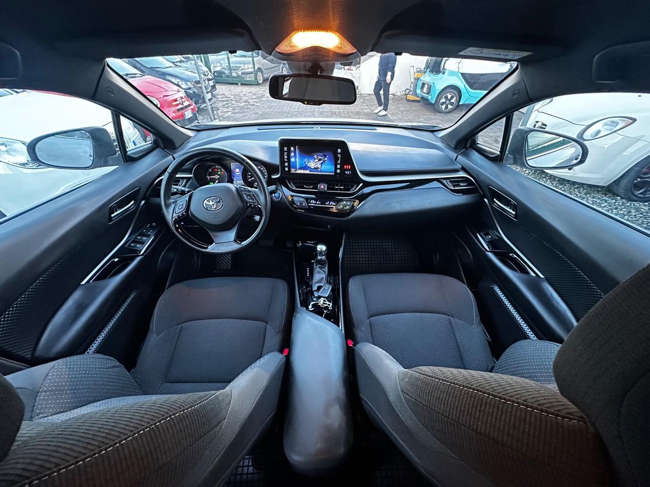 Toyota C-HR 1.8 Hybrid E-CVT Style