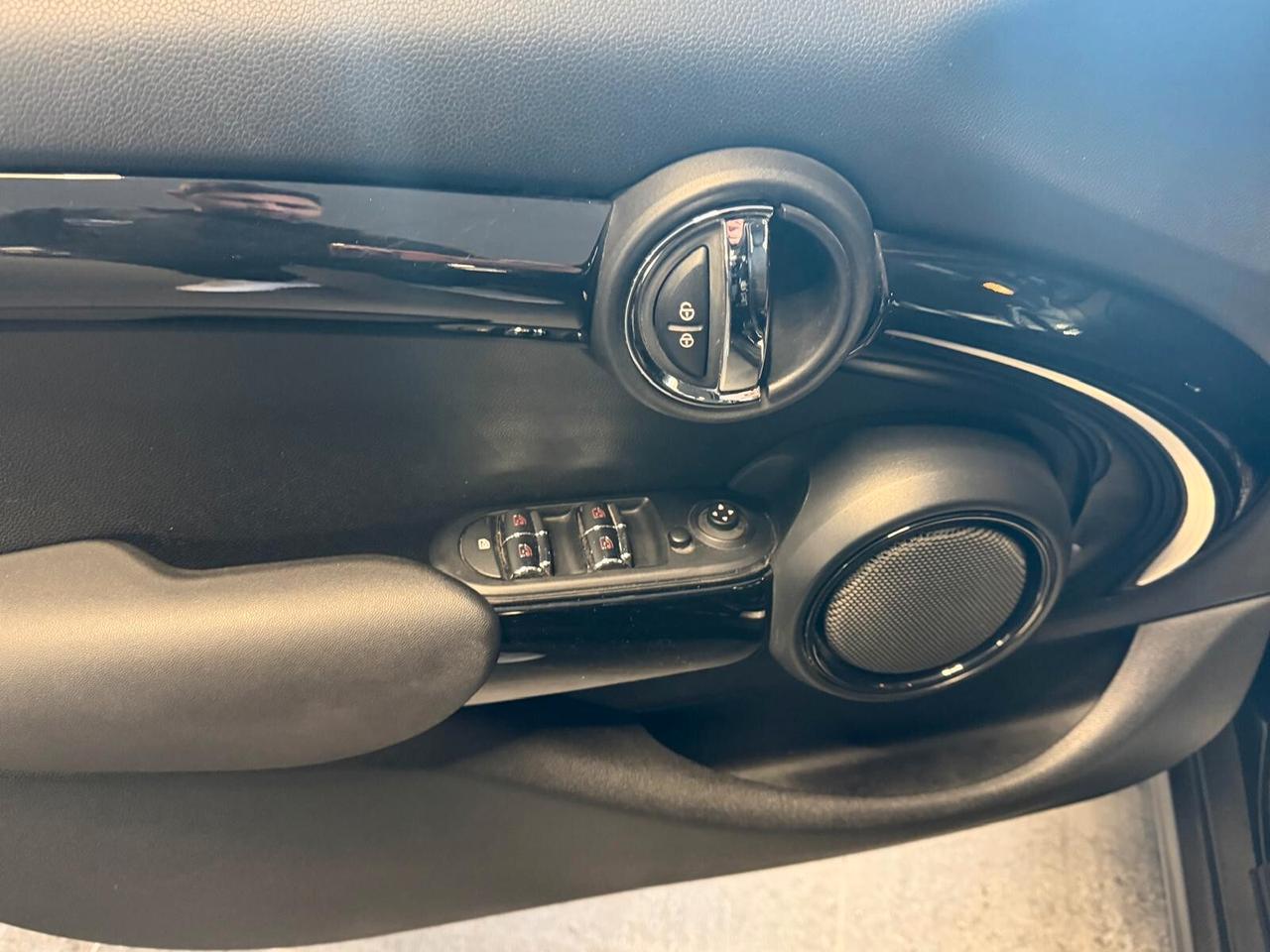 MINI COOPER D 1.5 116CV 85KW NAVI CRUISE OK NEOPATENTATI ANNO 2016