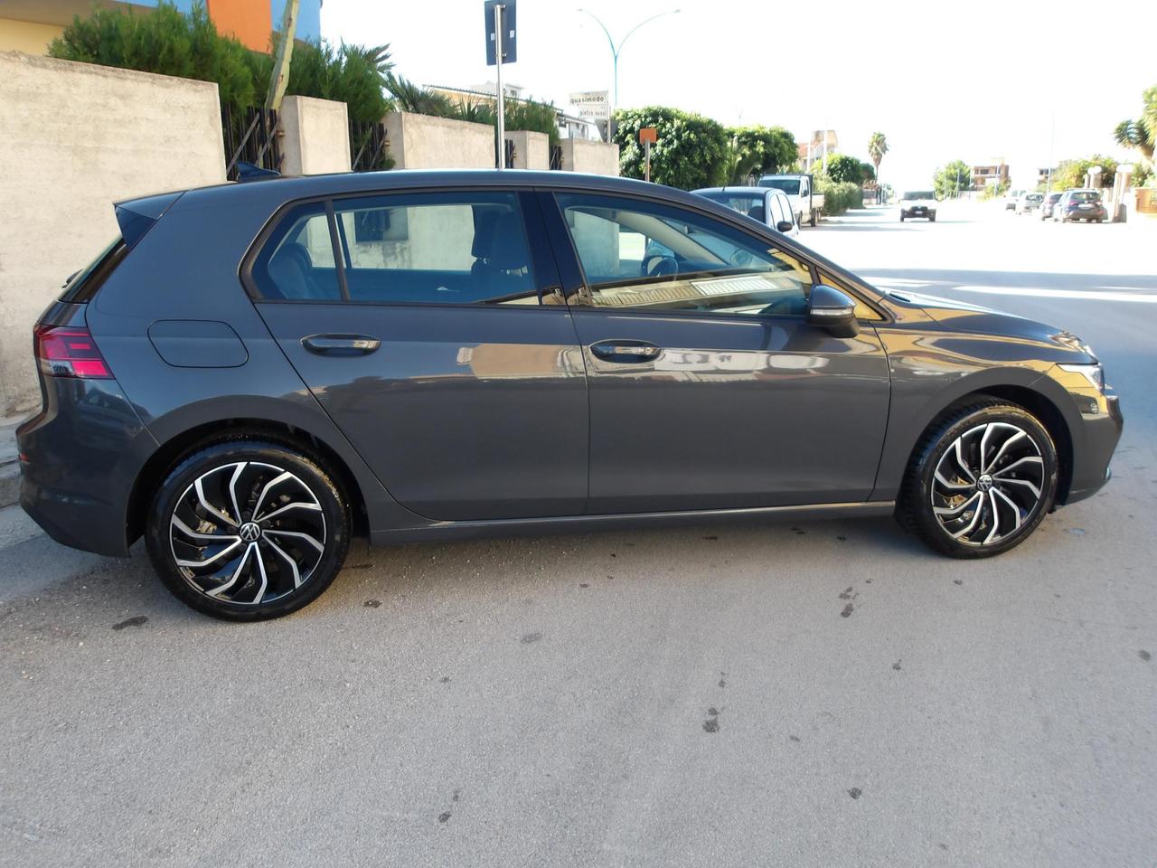 Volkswagen GOLF 1.0 etsi evo life 110cv dsg