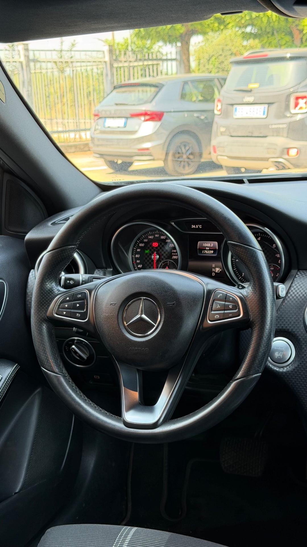Mercedes-benz A 220 d Automatic 4Matic Sport