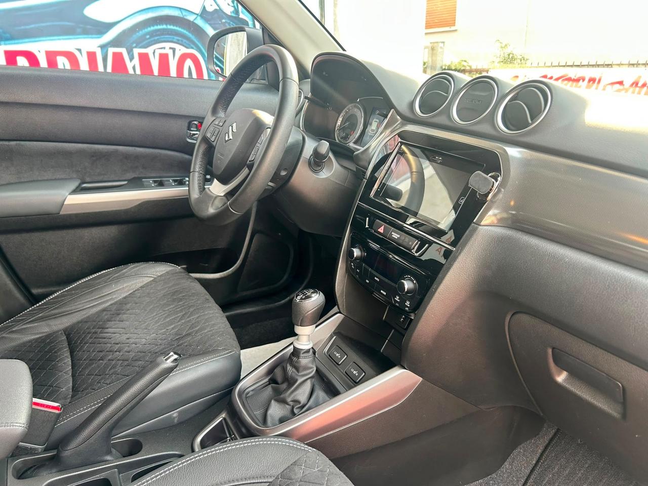 Suzuki Vitara 1.4 Hybrid Top