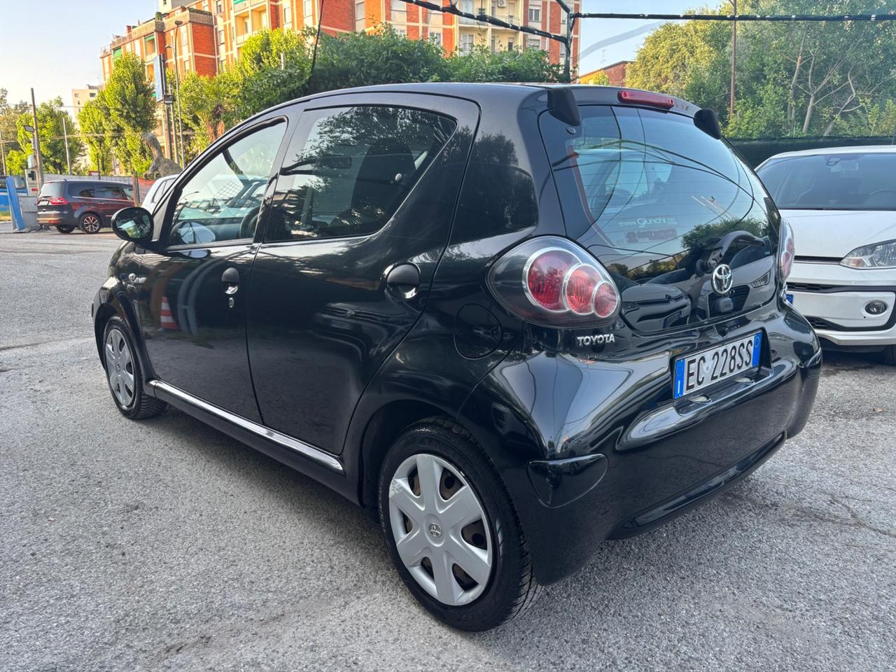 Toyota Aygo 1.0 5 porte Sol OK NEOPATENTATI