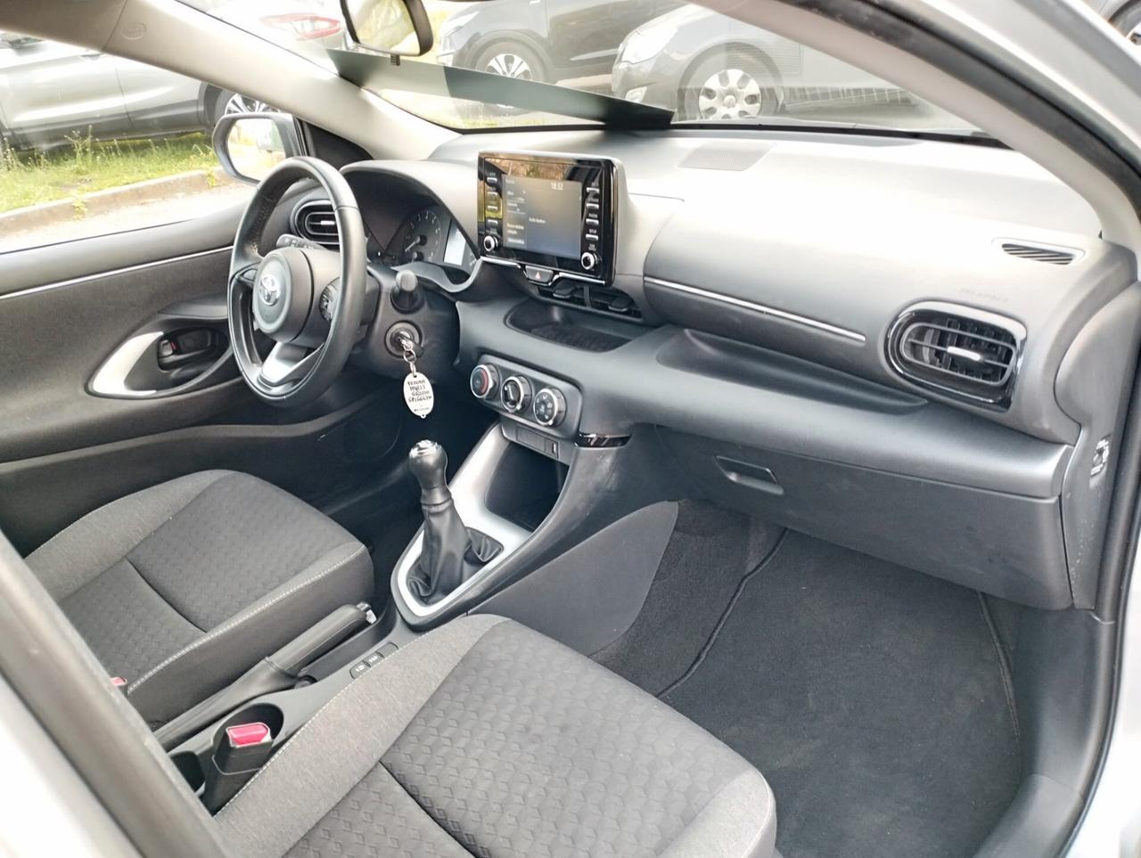 Toyota Yaris 1.0 Business ideale per neopatentati