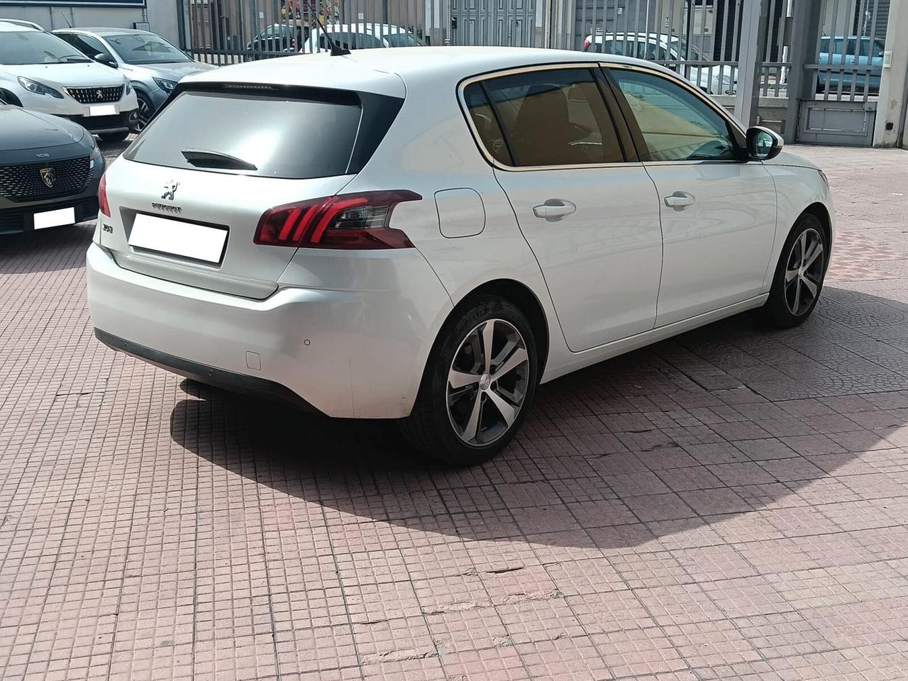 Peugeot 308 BlueHDi 130 S&S EAT8 Allure