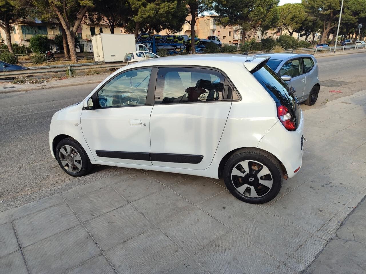 Renault Twingo TCe 90 CV EDC Intens