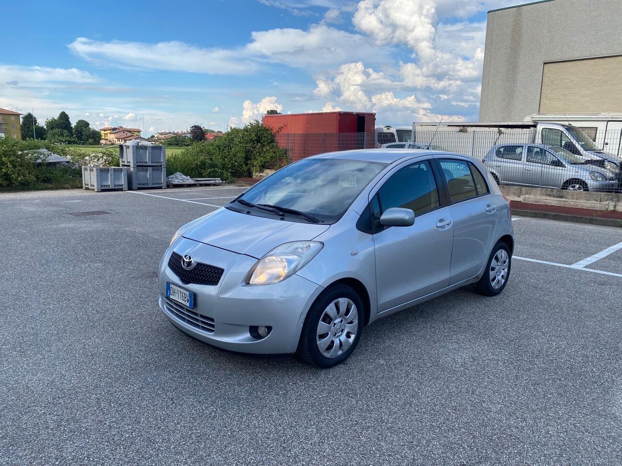 Toyota Yaris 1.3 5 porte