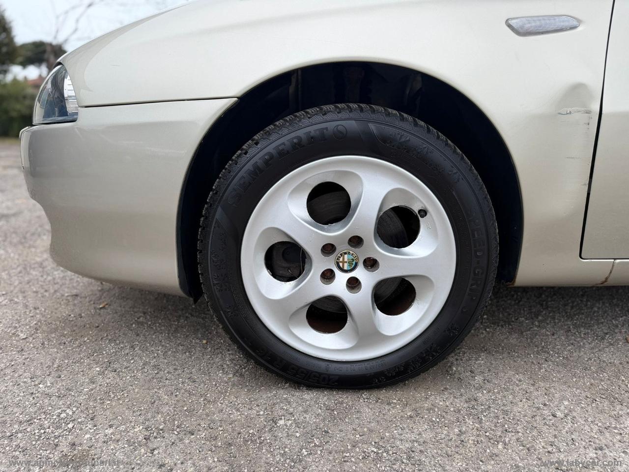 ALFA ROMEO 147 1.6 TS 105CV 5p. Distinctive