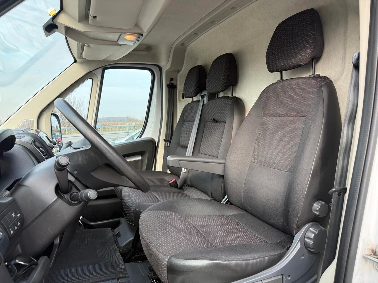 Peugeot Boxer 330 2.2 BlueHDi 140 S&S PC-TN Furgone