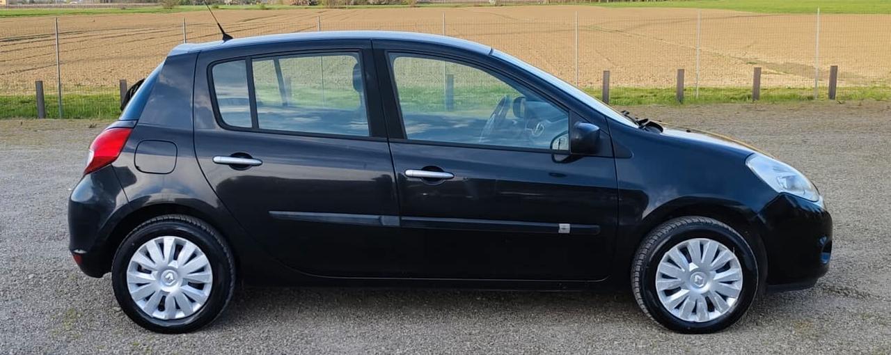 Renault Clio 1.2 16V 5 porte Luxe