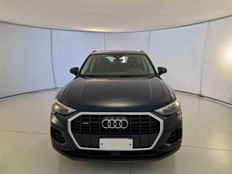 AUDI Q3 40 TDI quattro S tronic Business