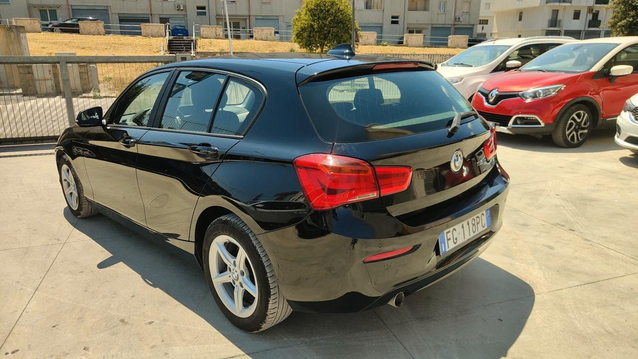 Bmw 116 116d 5p. Urban