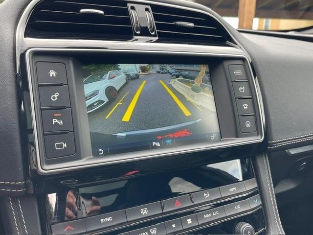 Jaguar F-Pace 2.0 D 180 CV AWD R-Sport