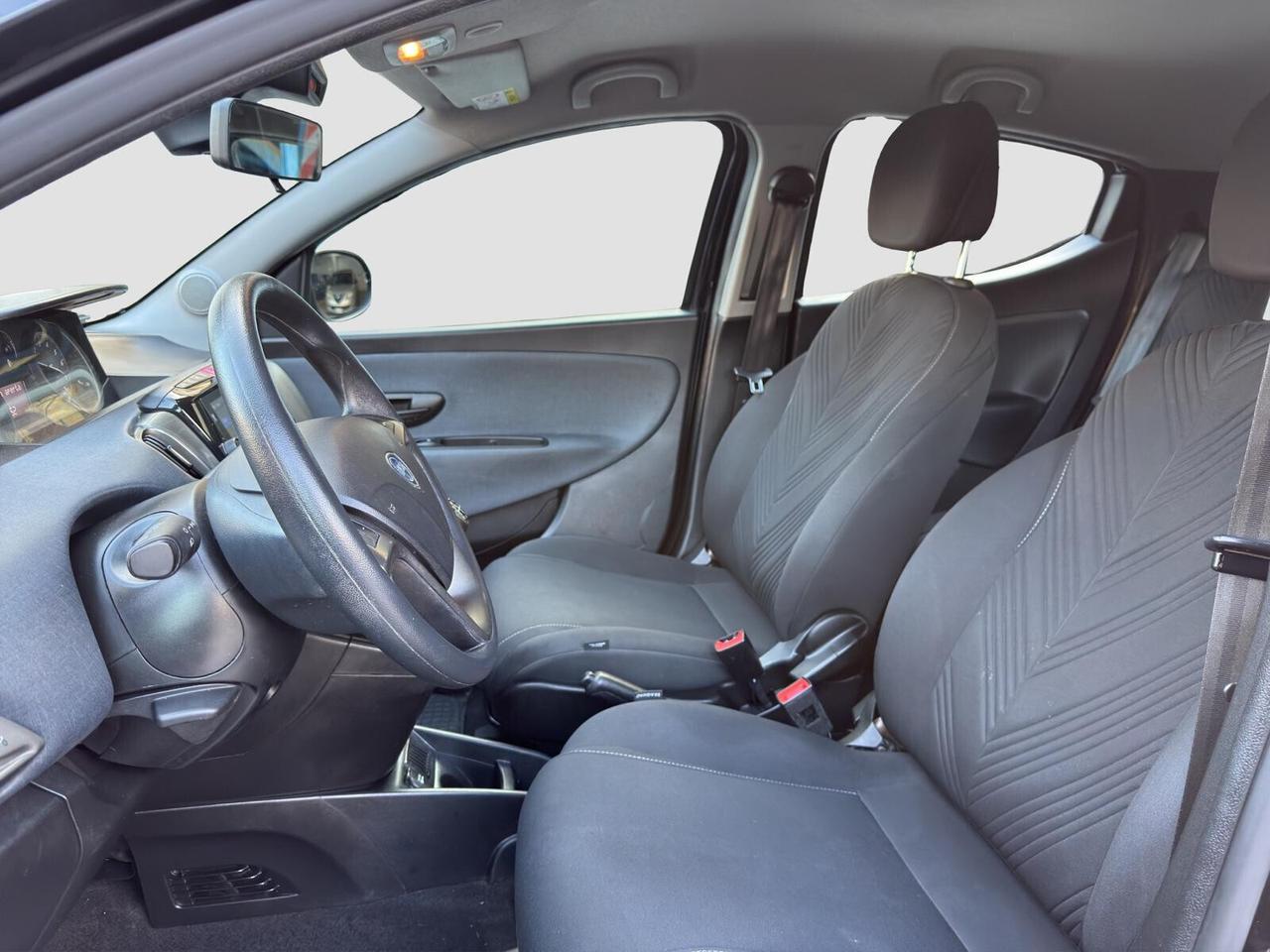 Lancia Ypsilon 1.0 firefly 70cv hybrid Gold 2022