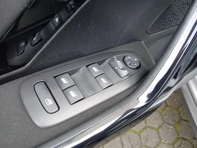 PEUGEOT 2008 1.2 BENZINA MANUALE OK NEOPAT. SENZA VINCOLI