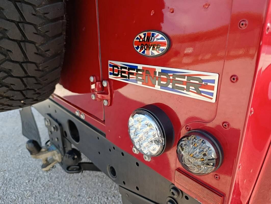 Land Rover Defender 90 SW 2.2 td SW
