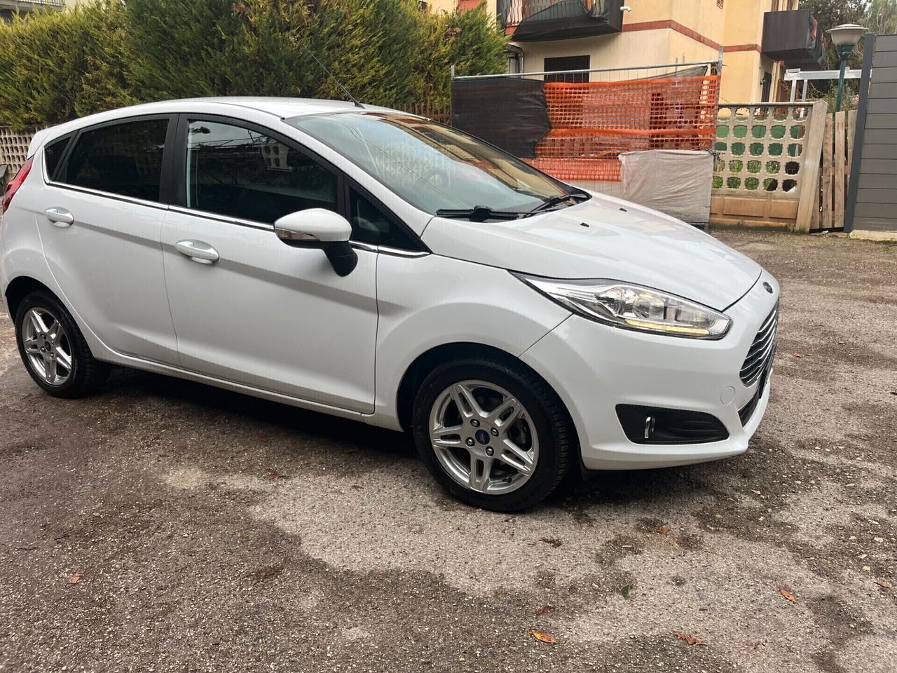 Ford Fiesta 1.4 5p. Bz.- GPL Titanium Garantita