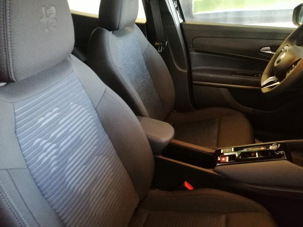Alfa Romeo Junior 1.2 136 CV Hybrid eDCT6