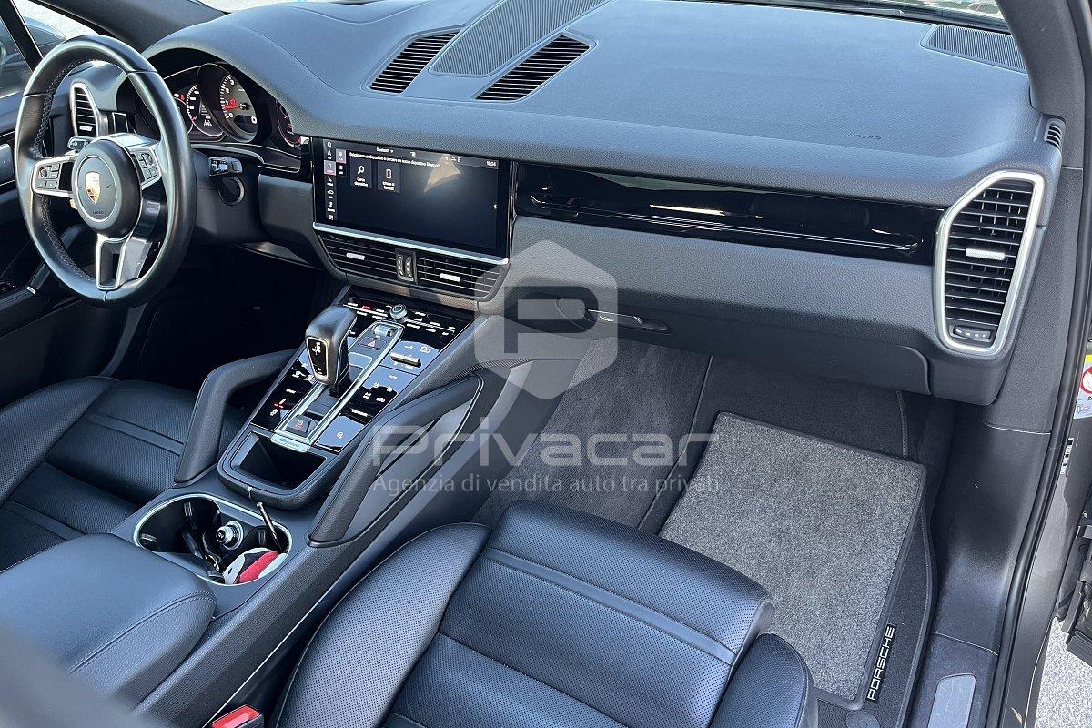 PORSCHE Cayenne 3.0 V6