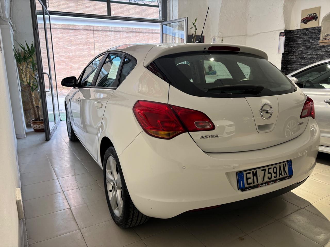 Opel Astra 1.7 CDTI 110CV 5 porte Cosmo