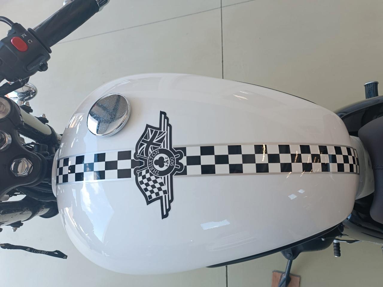 Triumph Thruxton Ace 900