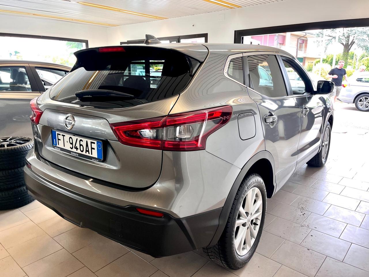 Nissan Qashqai 1.5 dCi Visia (autocarro)