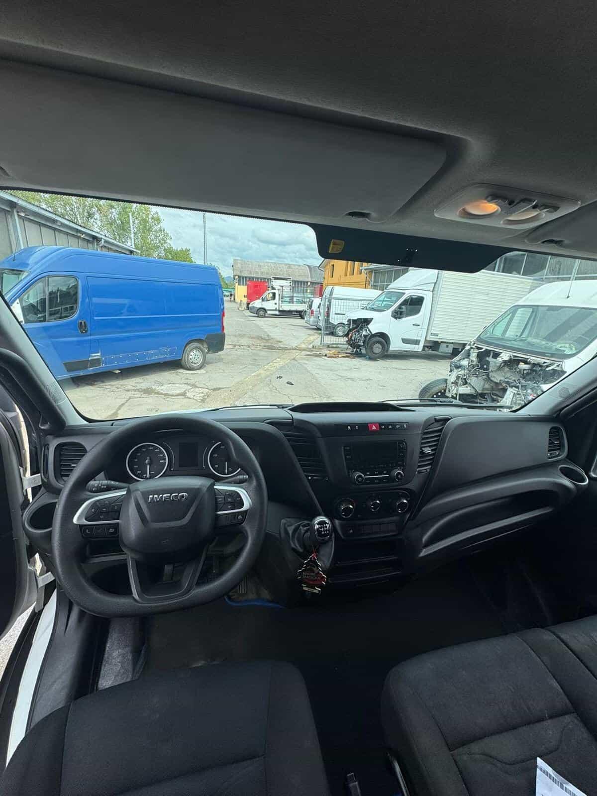 0417 FURGONE SPONDA IVECO DAILY 2020