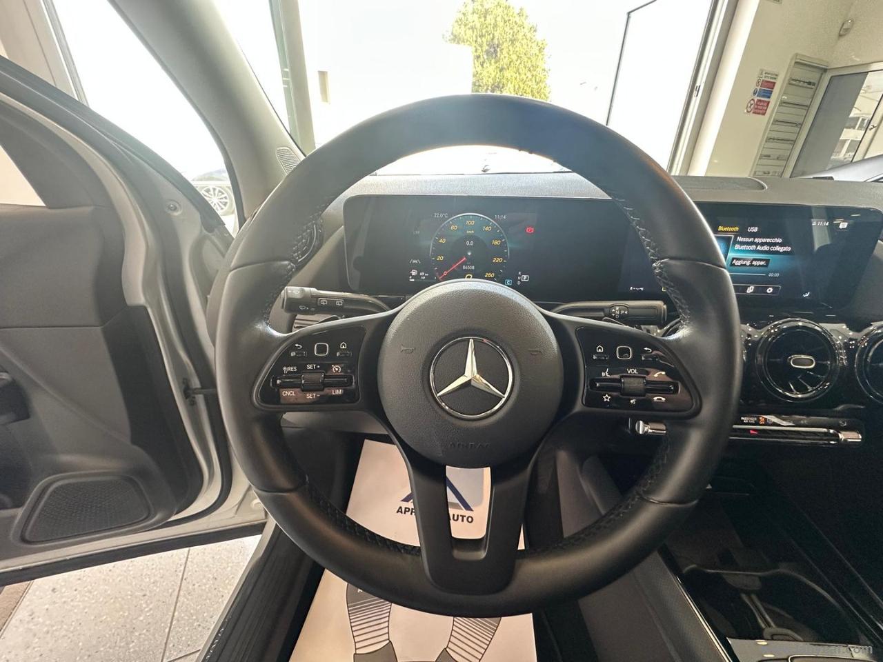 MERCEDES-BENZ GLA 200 d Automatic Business Extra