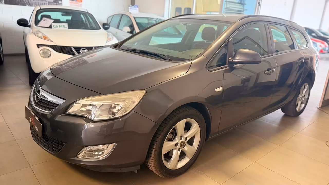 Opel Astra 1.7 CDTI 110Cv Sports Tourer Cosmo Fleet