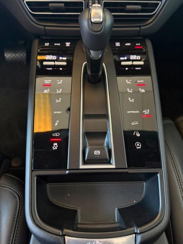 PORSCHE Macan 2.0 //TETTO//SPORT CHRONO//IVA//